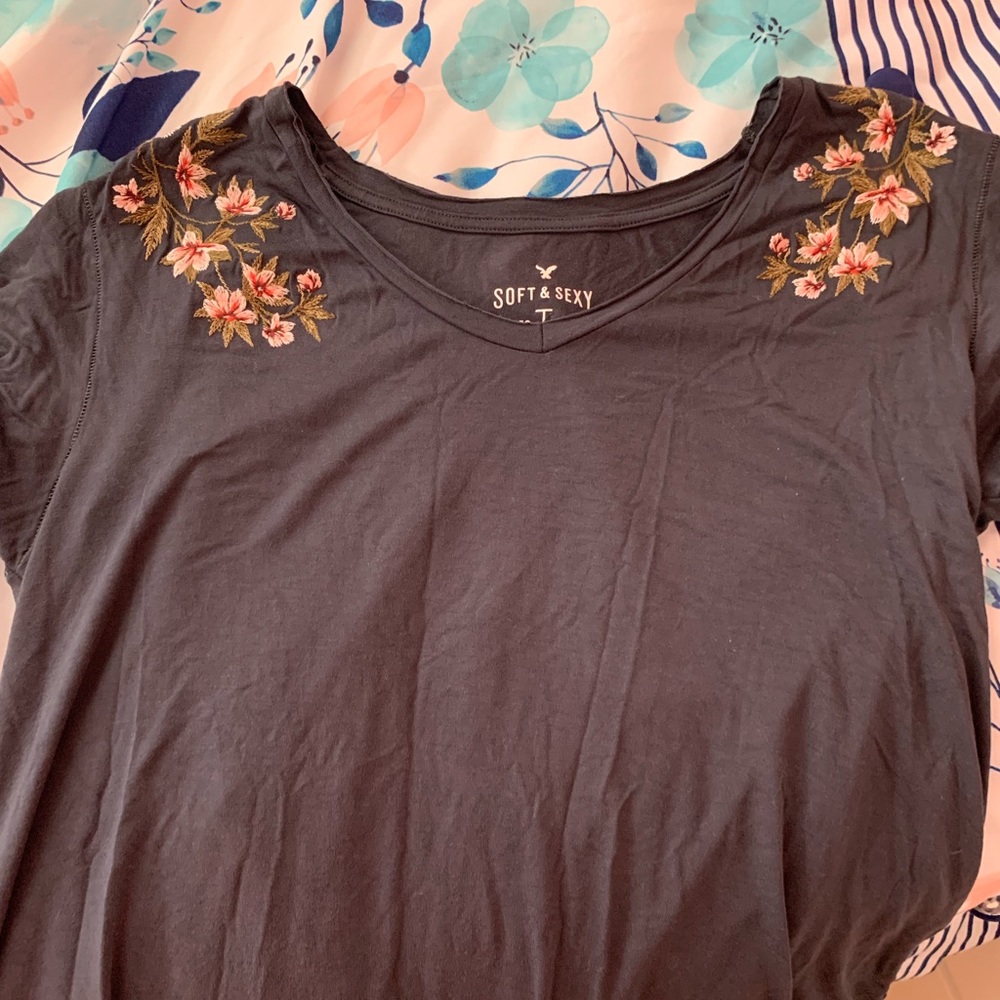 American Eagle Soft and Sexy Floral Tee